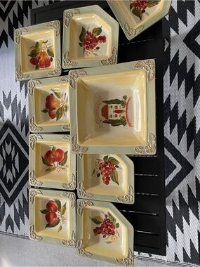 Source Unknown Hand-Painted Ceramic Bowl Set in Cream, Green, Red and Orange